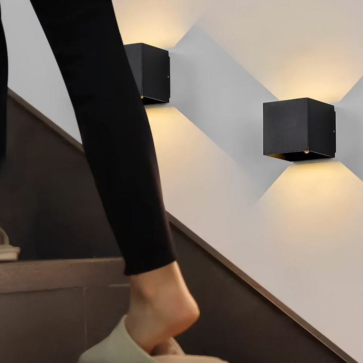 BowLift | Modern Black Aluminium Wall Light