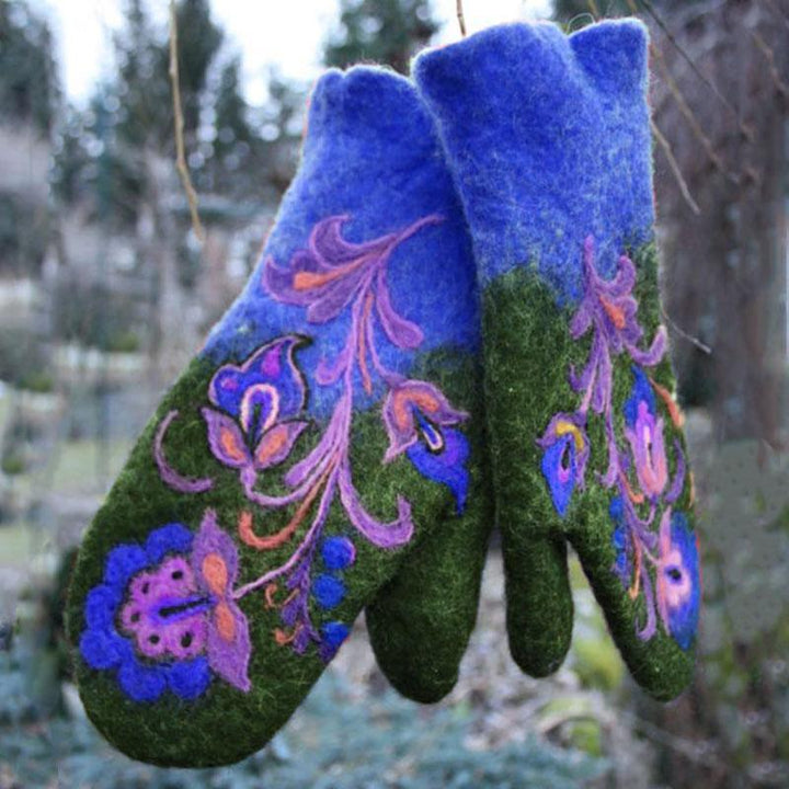 Hand warmer with Christmas flower embroidery | Bowlift