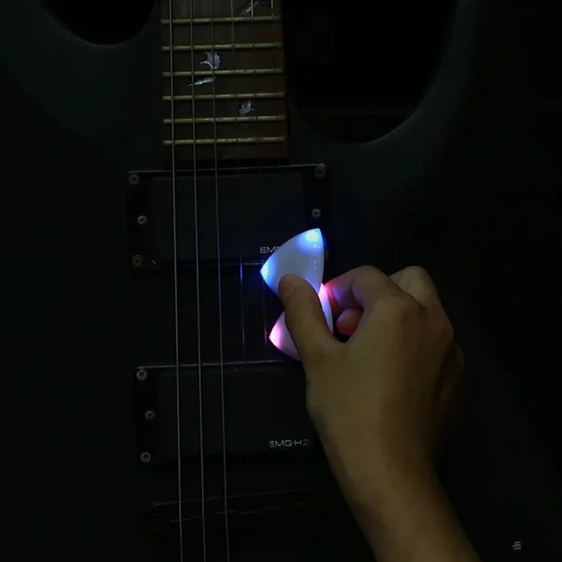 BowLift | Light Up Guitar Plectrum