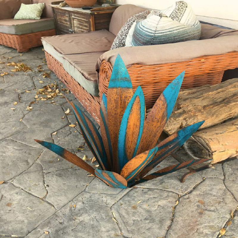 BowLift | Waterproof Solar Garden Agave Lamp Decoration