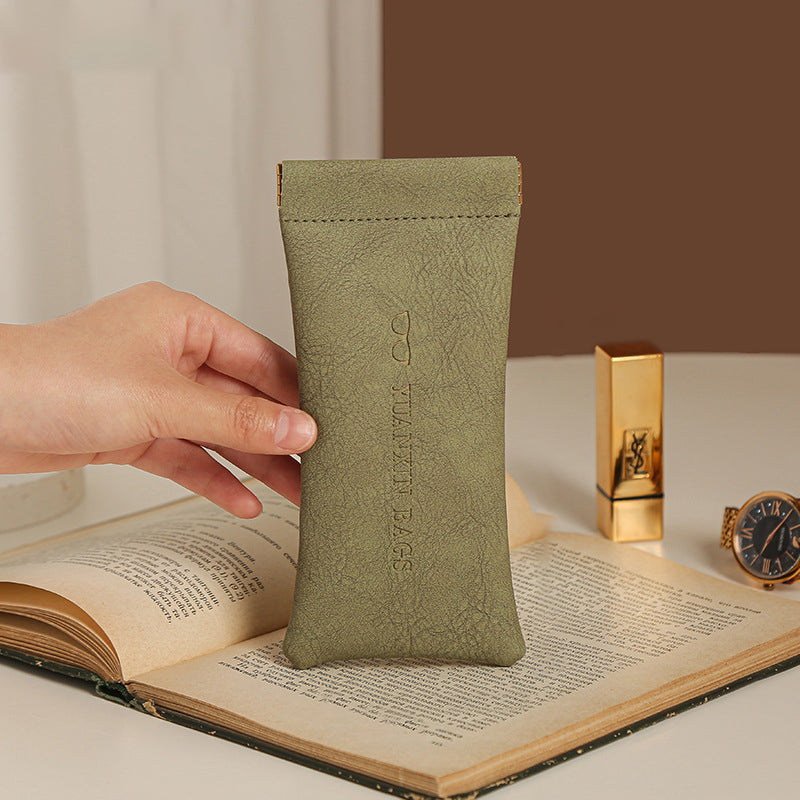 BowLift | Leather storage bag with buckle