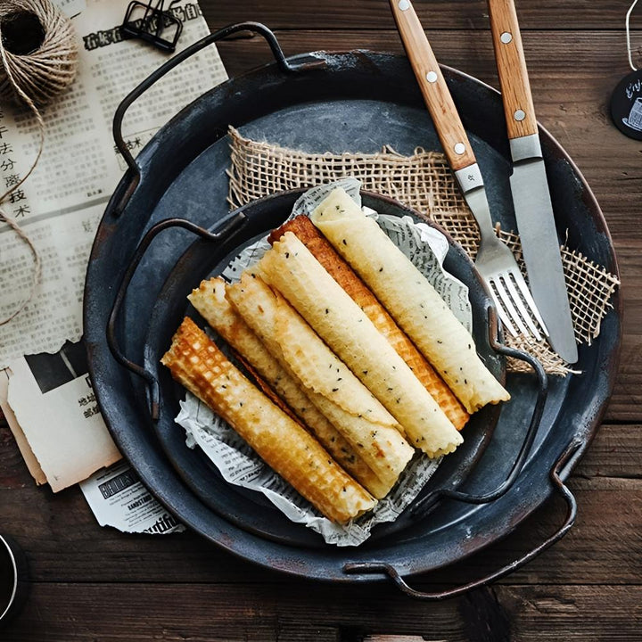 BowLift | Retro Round Metal Dinner Serving Trays