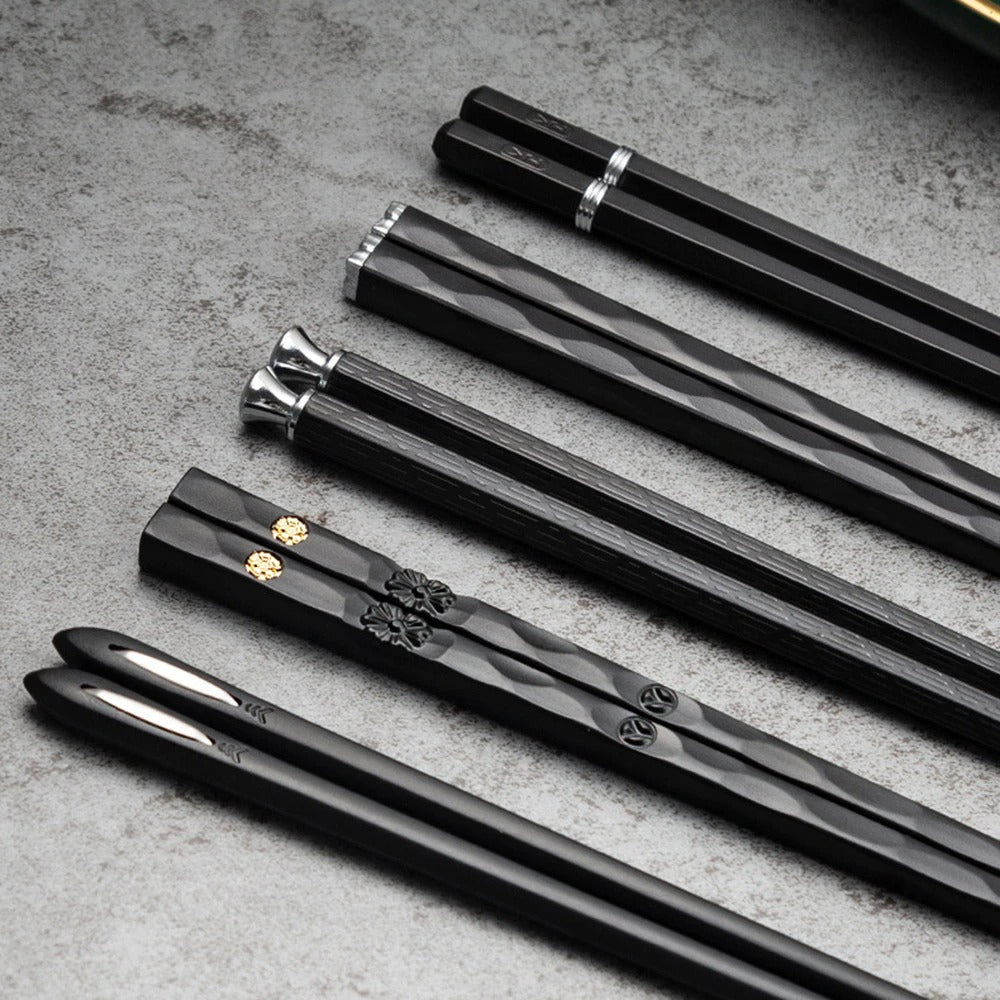 BowLift | Tradition and Class – Hand-Painted Chopsticks