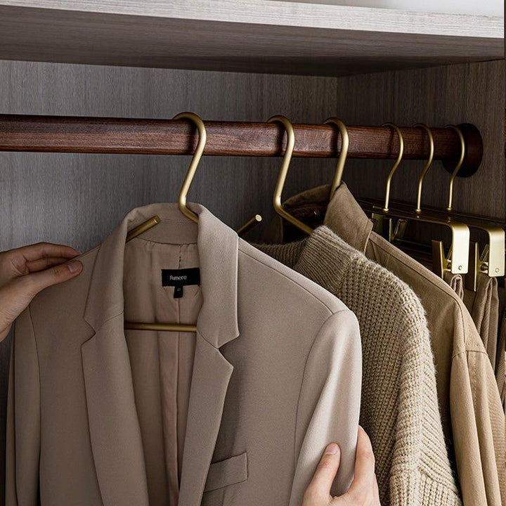 BowLift | 5 pieces of hangers made of solid matte gold/silver │ Seamless wardrobe organizer made of metal