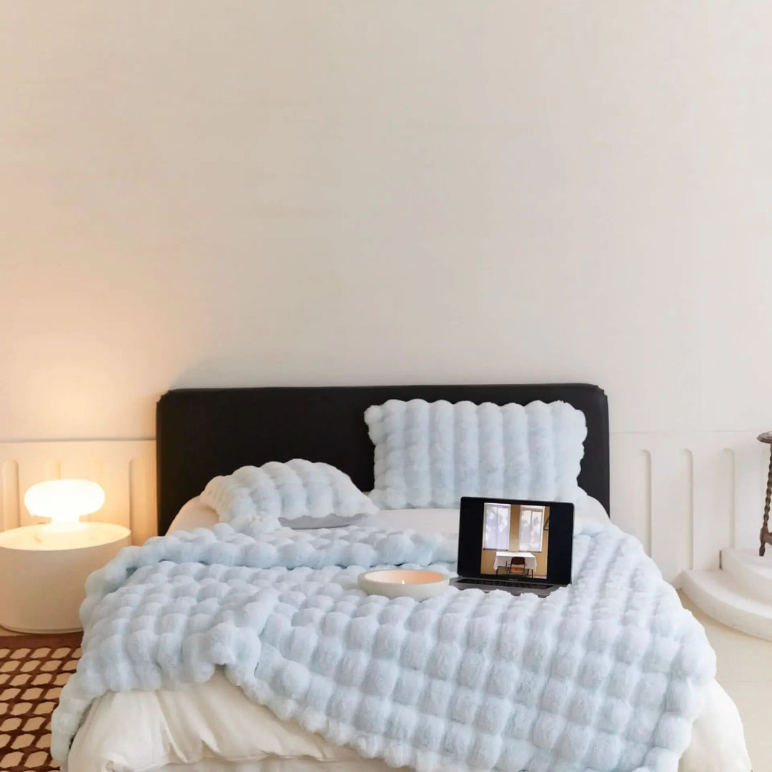 BowLift | CORA - Ultra-soft fleece blanket