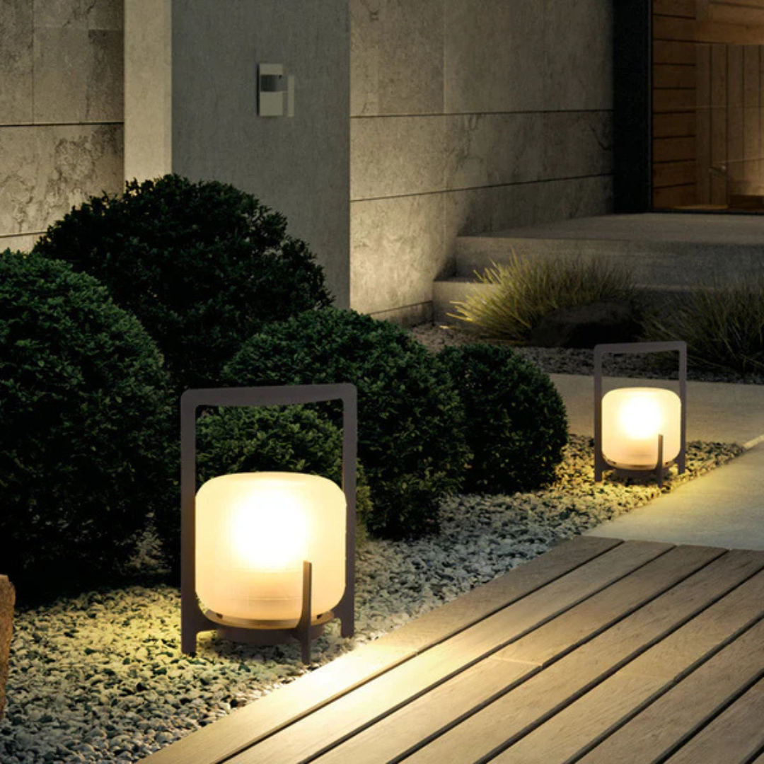 BowLift | Energy-efficient Solar Outdoor Lamp