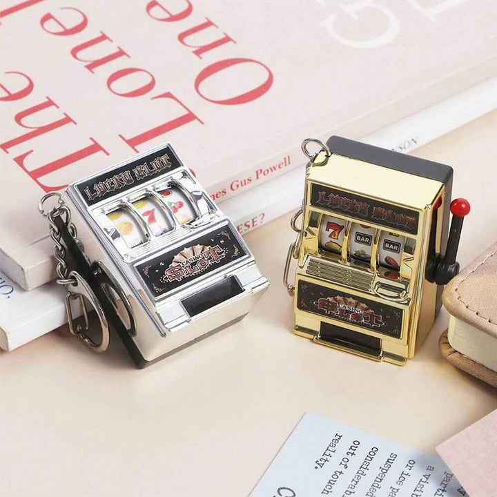 BowLift | Keychain designed as a slot machine