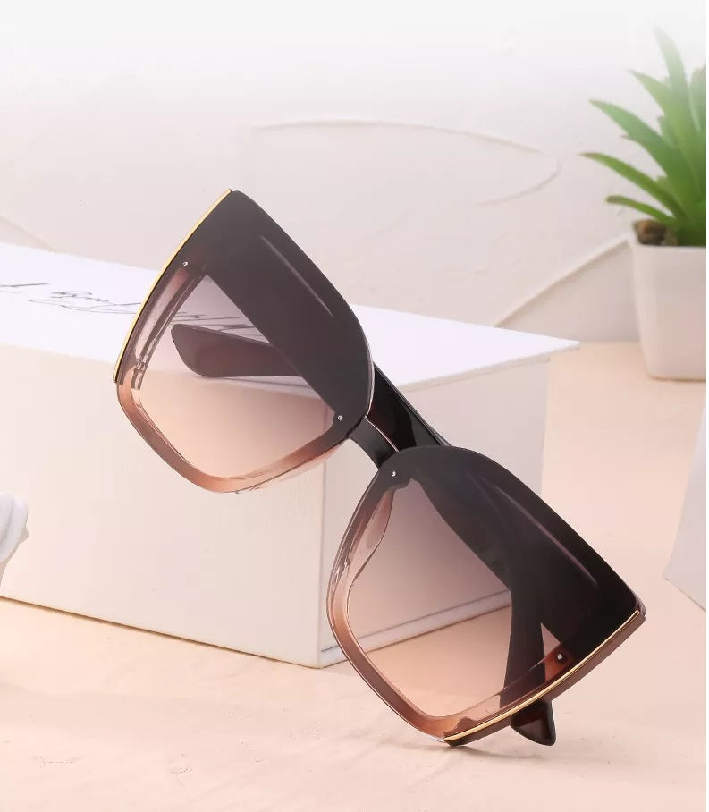 Billie Retro Sunglasses | Square & Trendy | Bowlift