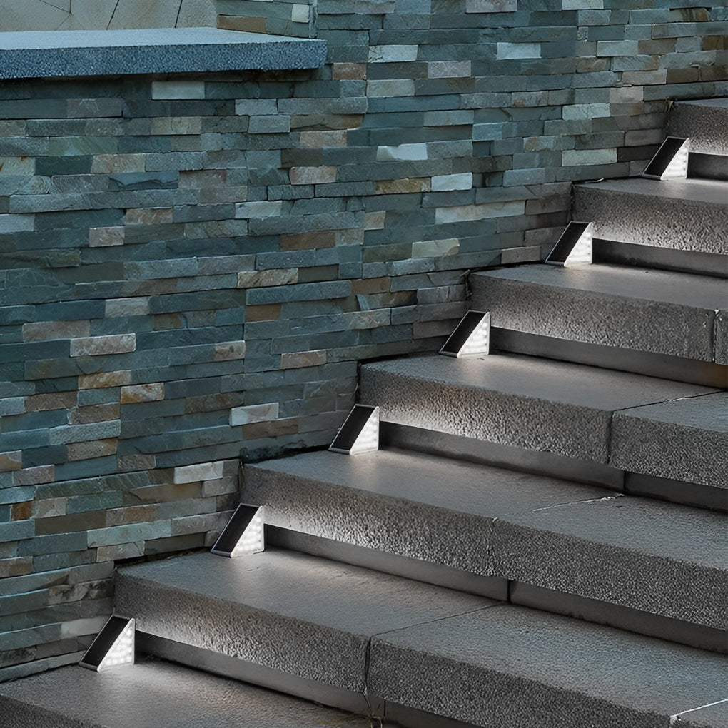 Triangular Intelligent Waterproof LED Solar Outdoor Step Lighting | Bowlift