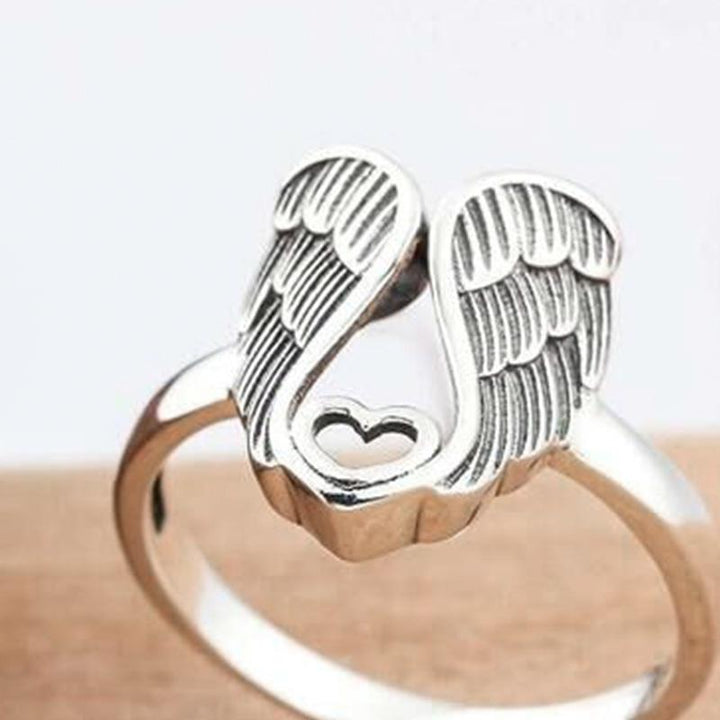 BowLift | Angel Love Heart Ring