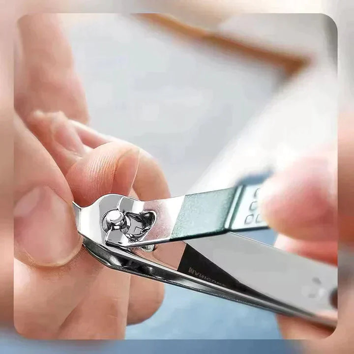 Spritz water protected nail clipper set | Bowlift