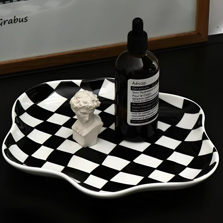 BowLift | Classic Checkered Ceramic Plate