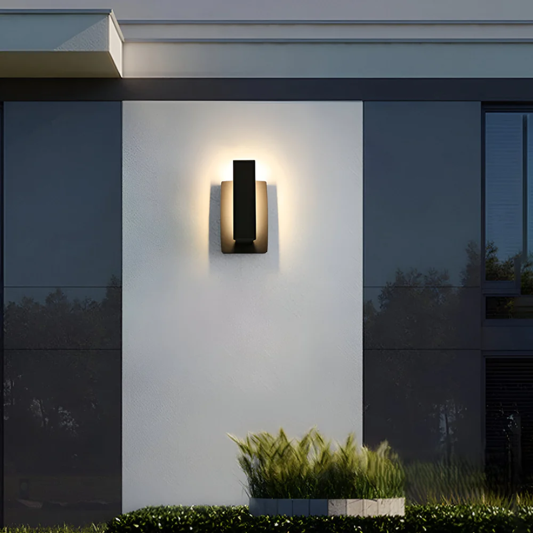 BowLift | Minimalist LED Outdoor Lamp