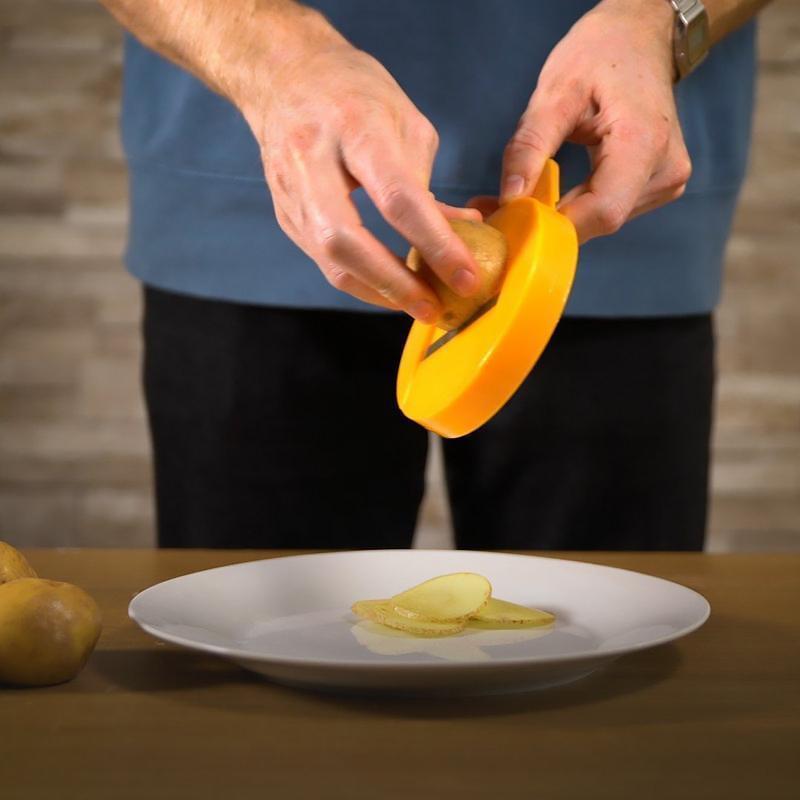 BowLift | Microwave oven baked potato chips
