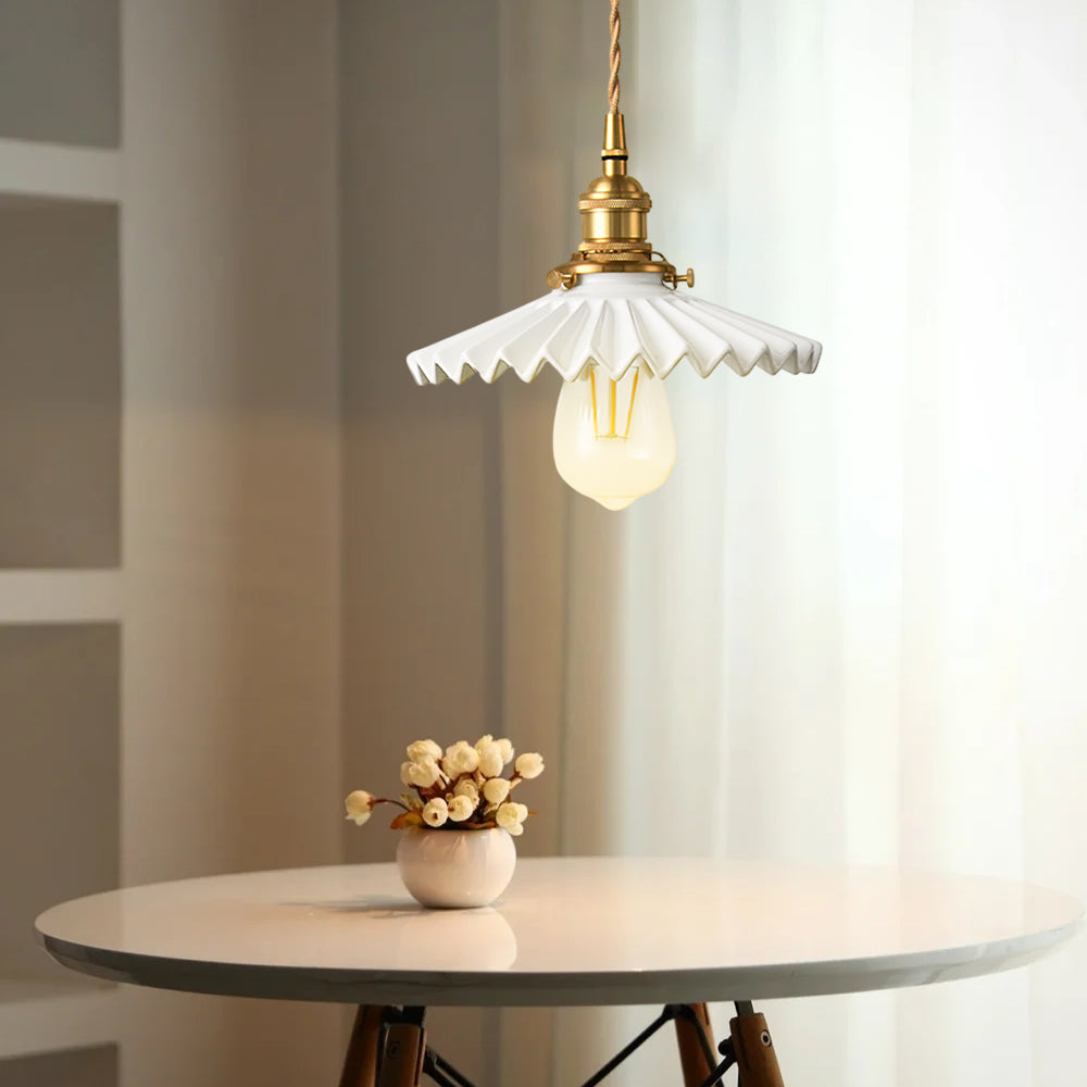 Vintage ceramic pendant lamp with pleated design – brass LED pendant light for dining room and living room | Bowlift
