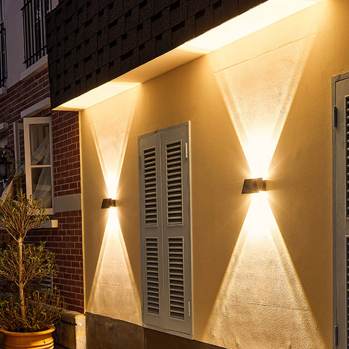 BowLift | Solar Outdoor Wall Light