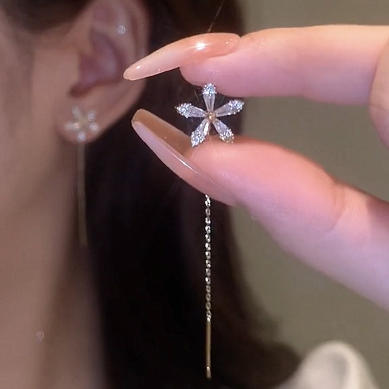 BowLift | Shiny Fringe Flower Earrings