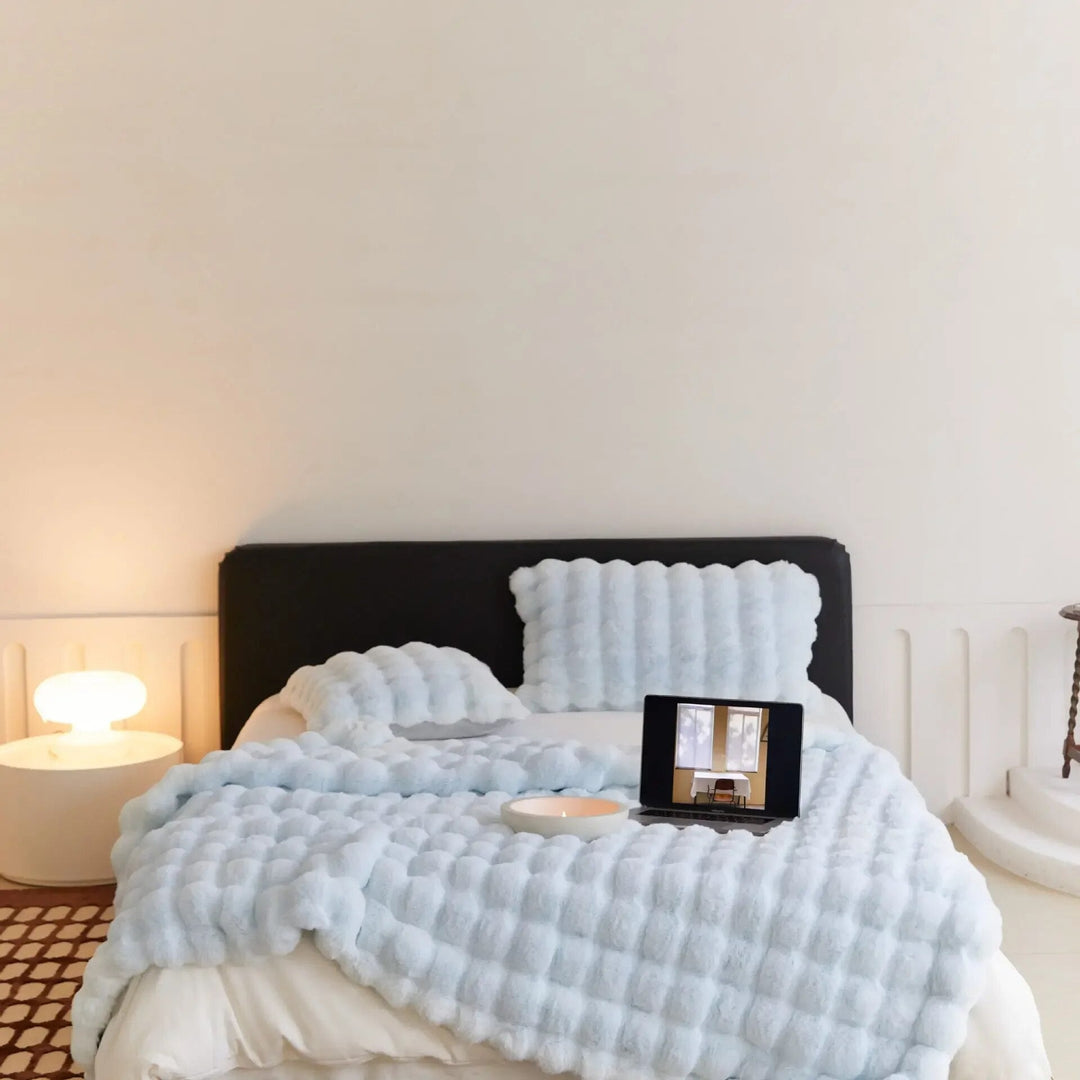 BowLift | SnugWrap | Luxury Plush Blanket for Ultimate Warmth & Comfort
