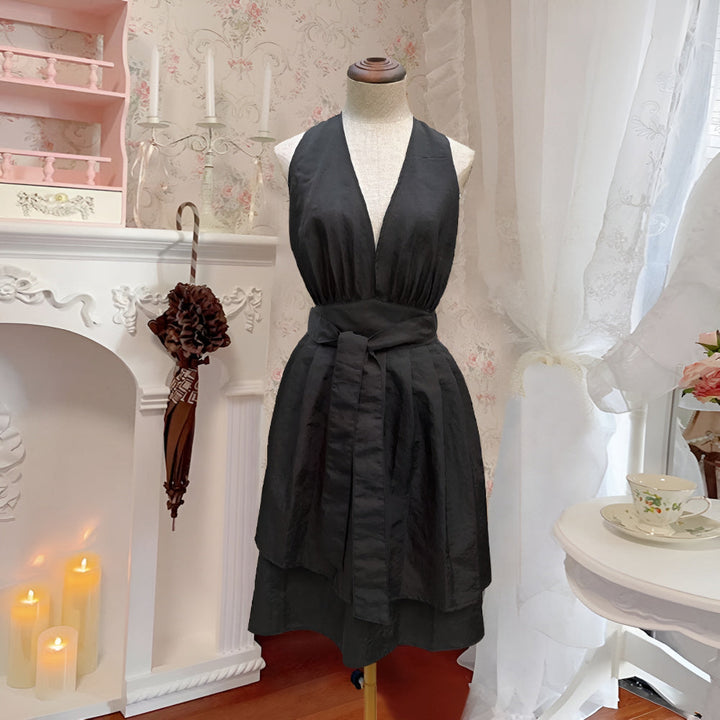 BowLift | V-Neck Halter Black Tie-Back Apron