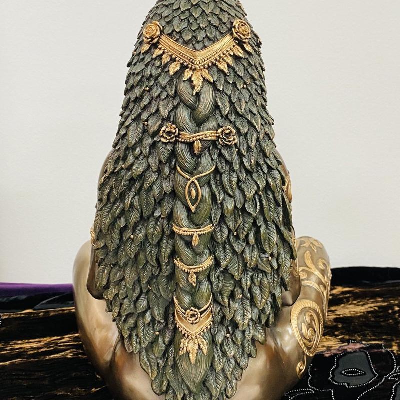 Statue of the Earth Goddess | Bowlift