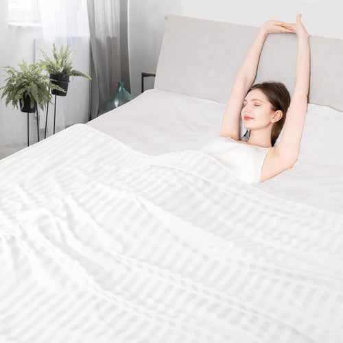 3.0 Cooling Fabric Q-max > 0.5 Ultra-Soft White Striped Blanket of White | Bowlift