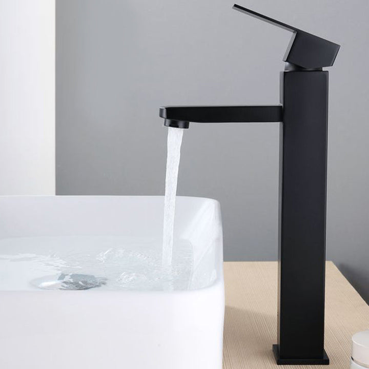 BowLift | Modern Sink Faucet Centerset Bathroom Sink Faucet in Black