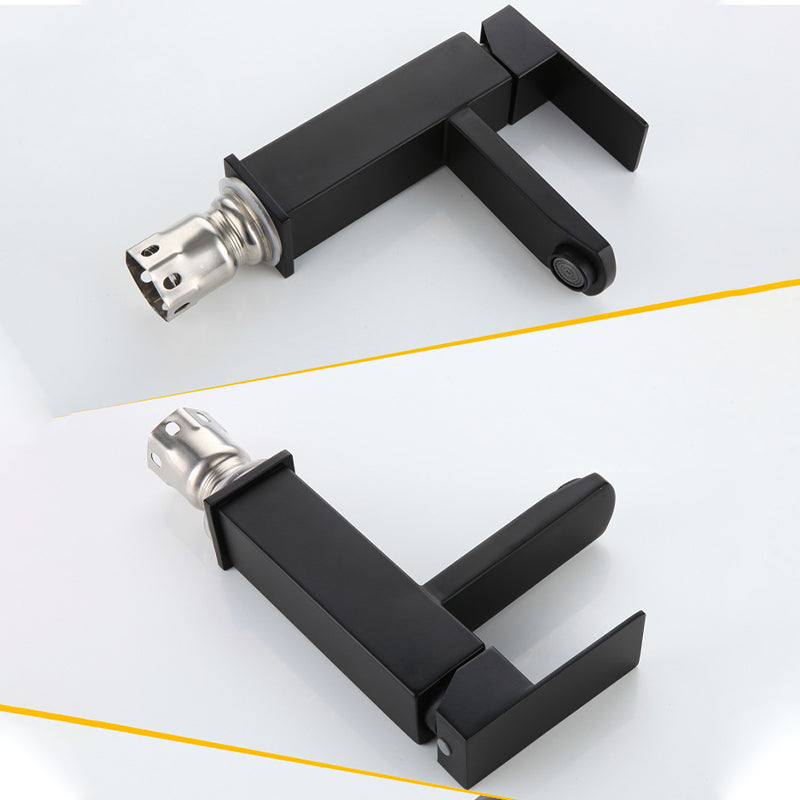 BowLift | Modern Sink Faucet Centerset Bathroom Sink Faucet in Black