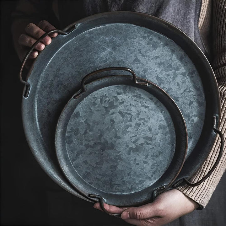 BowLift | Retro Round Metal Dinner Serving Trays