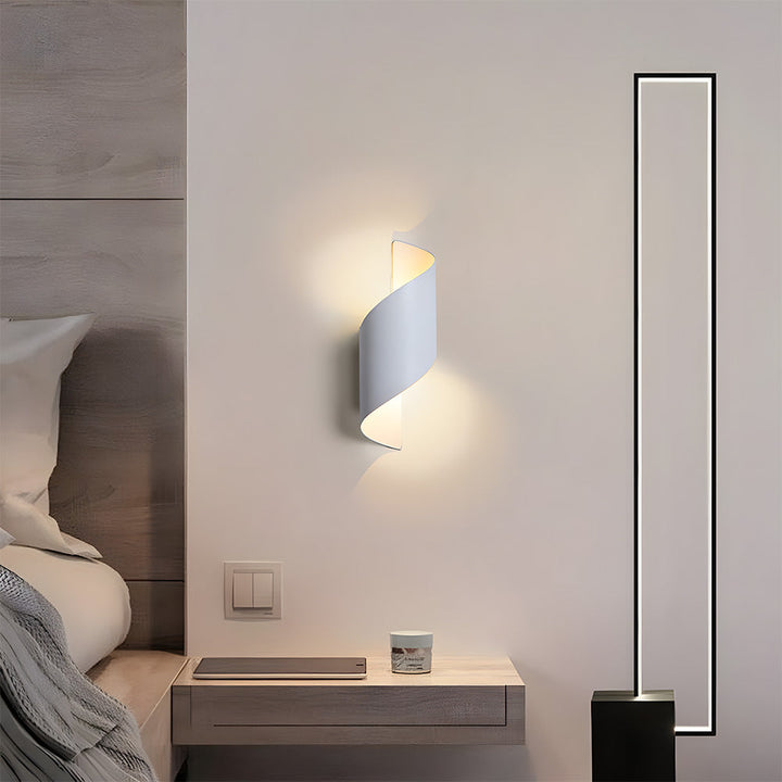 BowLift | LED Wall Light with Minimalist Aluminum Design