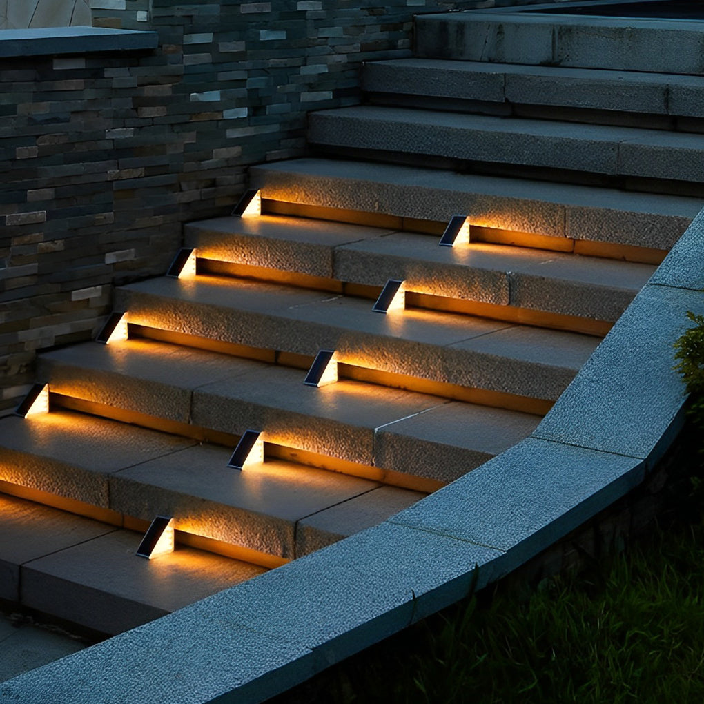 Triangular Intelligent Waterproof LED Solar Outdoor Step Lighting | Bowlift