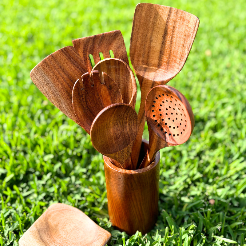 BowLift | PureTeak – Timeless kitchen helpers made from sustainable teak wood