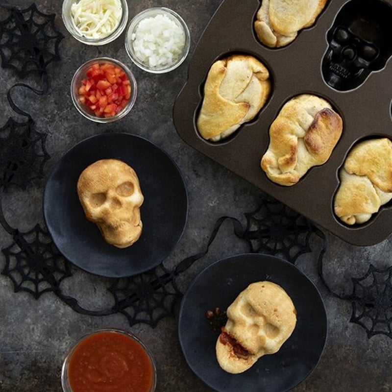 BowLift | New Skull Cake Mold