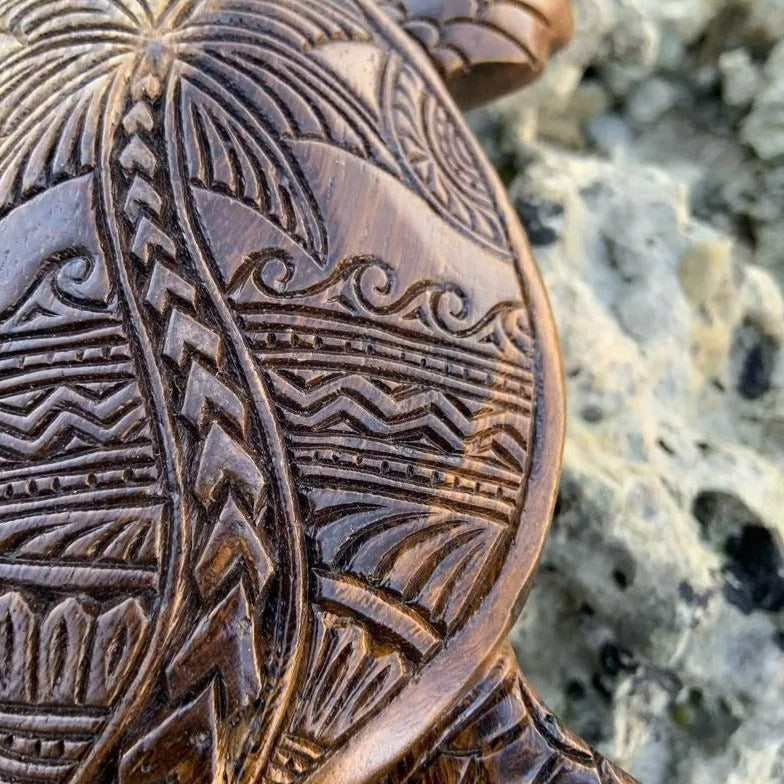 BowLift | Hawaiian Turtle Resin Ornament