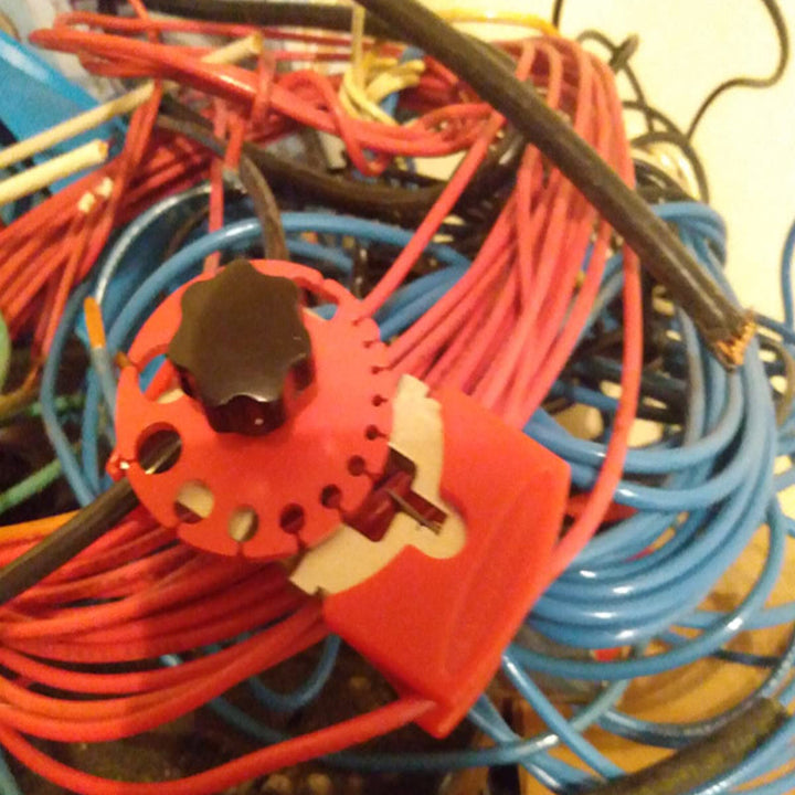Hand-held quick stripping pliers | Bowlift