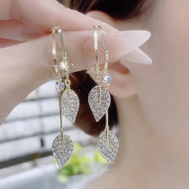 BowLift | Diamond leaf tassel earrings