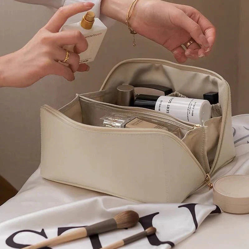 BowLift | Large capacity makeup bag for travel