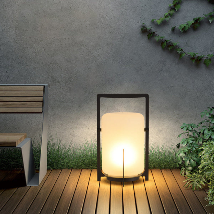 BowLift | Energy-efficient Solar Outdoor Lamp