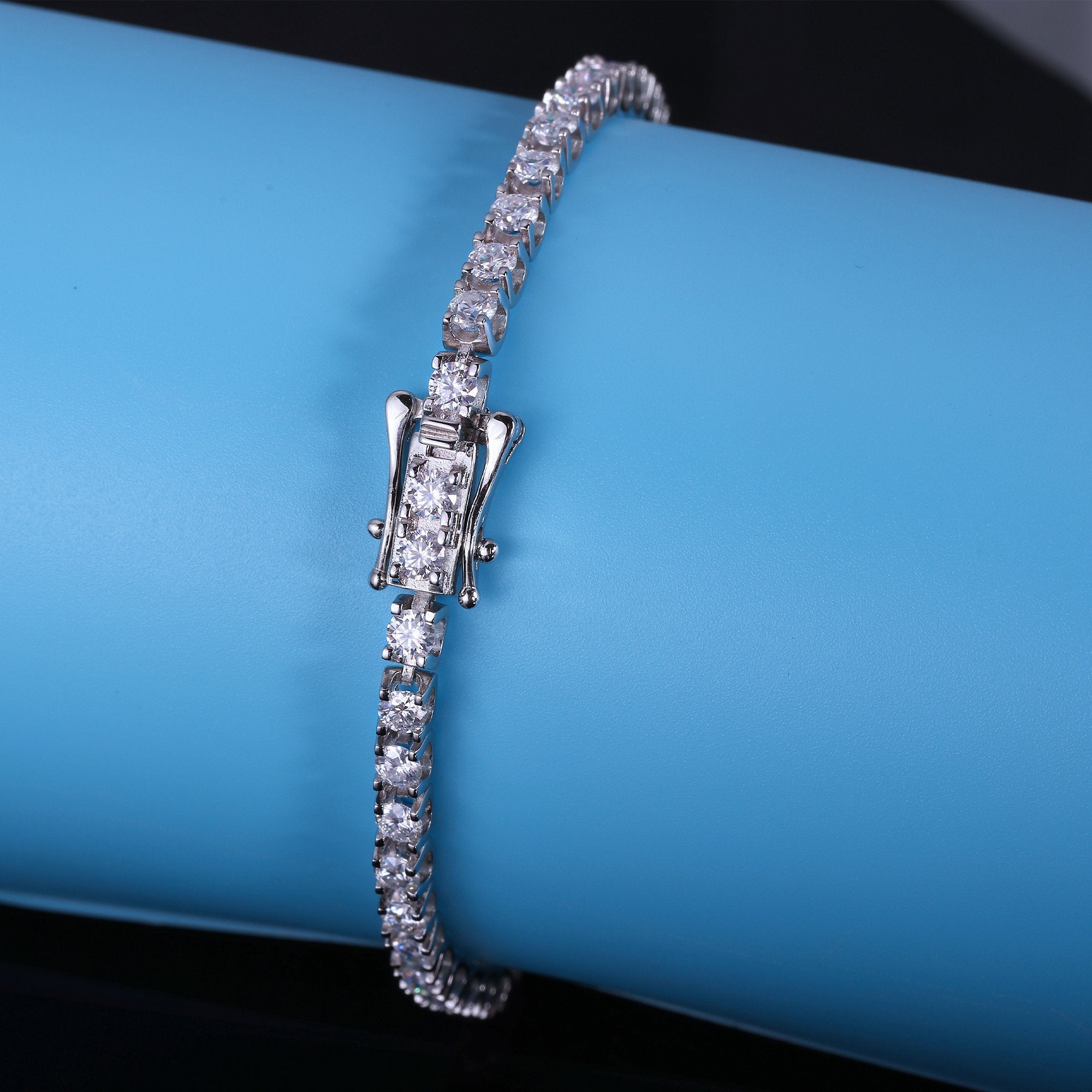 BowLift | DazzleCharm Timeless Sparkle Style