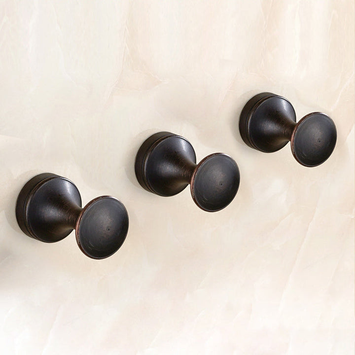 BowLift | 5-piece traditional bathroom accessory set brushed brass bathrobe hooks