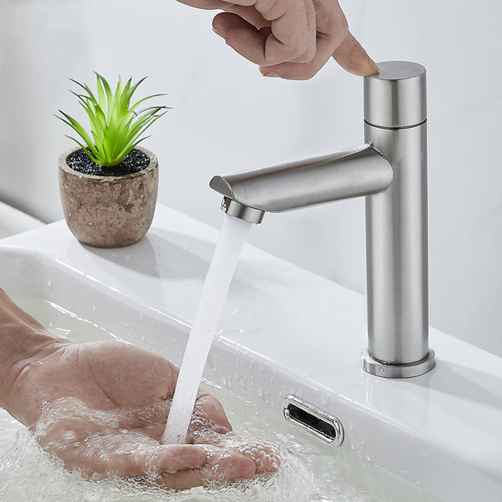 BowLift | Modern Low Arc Basin Faucet with Single Lever Bathroom Sink Faucet