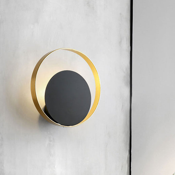 BowLift | Metallic Round Wall Light Modernist 1-Head LED Wall Lamp in Black and Gold for the Corner