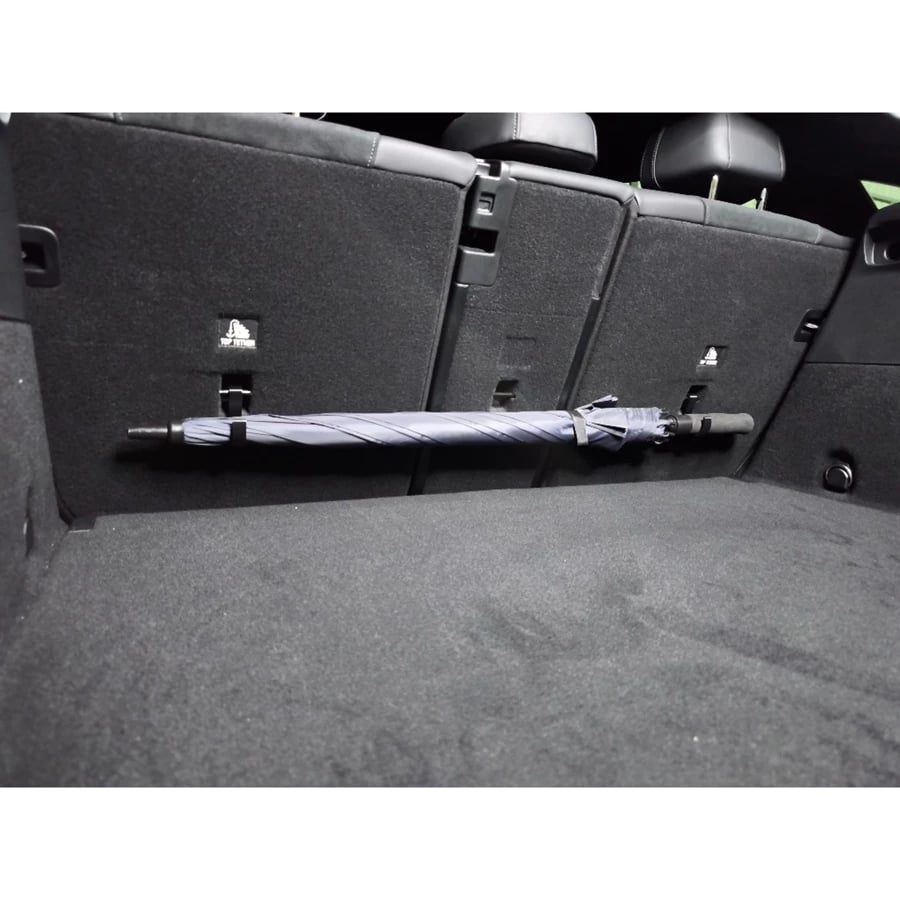 StormGrip — No more chaos in the car: Perfect order and dry feet at the touch of a button! | Bowlift