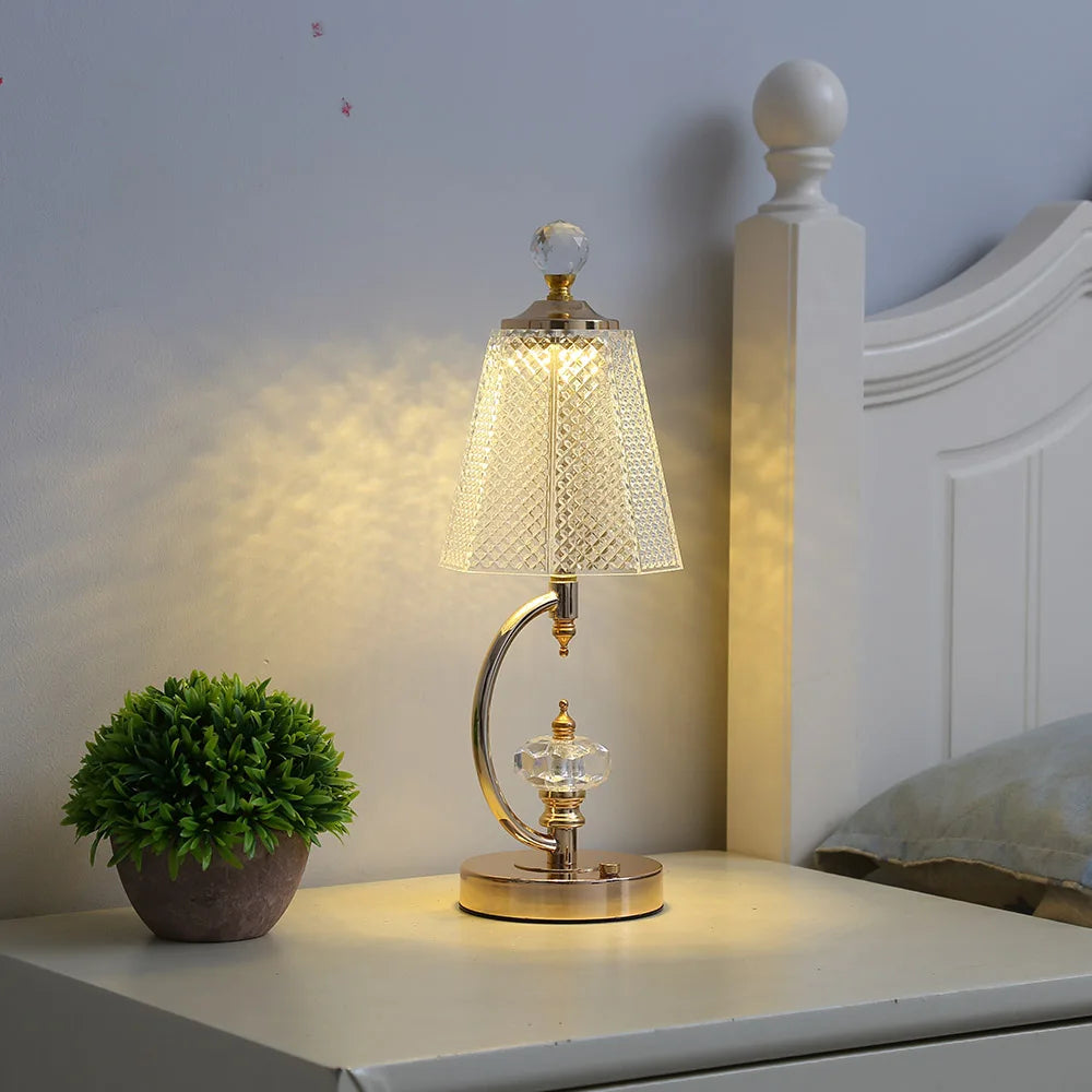 BowLift | Vintage Crystal Table Lamp - Elegant Vintage Crystal Table Lamp for a Charming Atmosphere