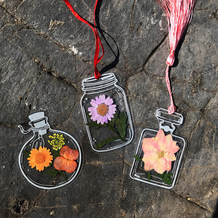 BowLift | Transparent dried flower bookmarks