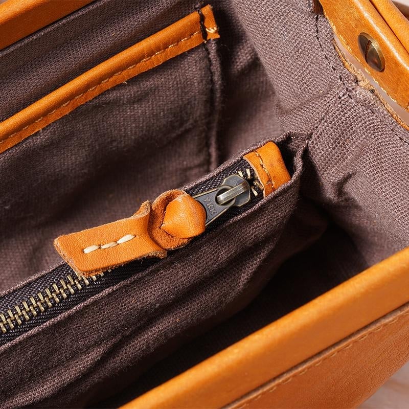BowLift | Vintage handmade leather bag