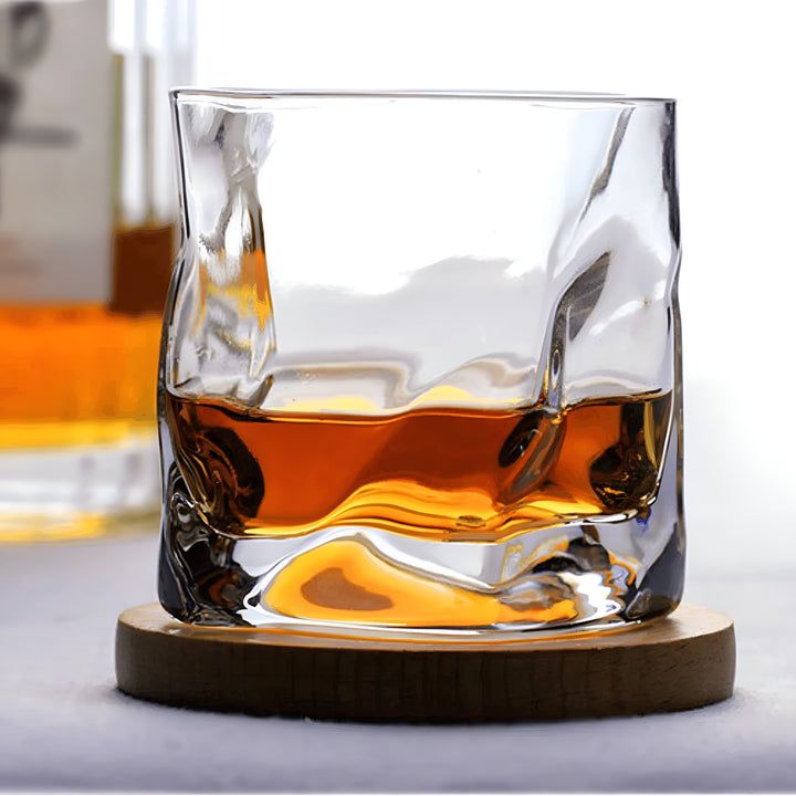 Whiskey glass in Edo Kiriko style – Handcut with unique crumple design | Bowlift