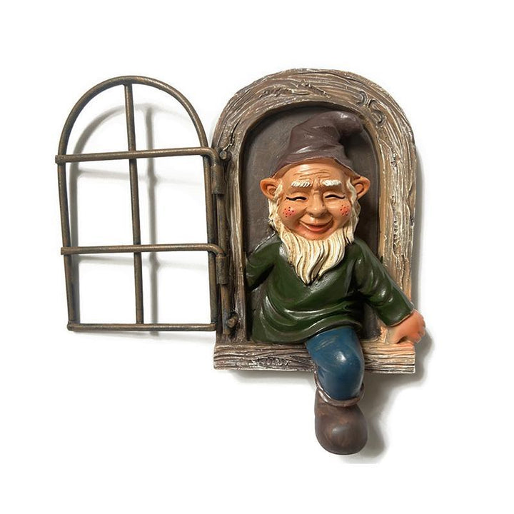 Garden decor gnome figure | Bowlift