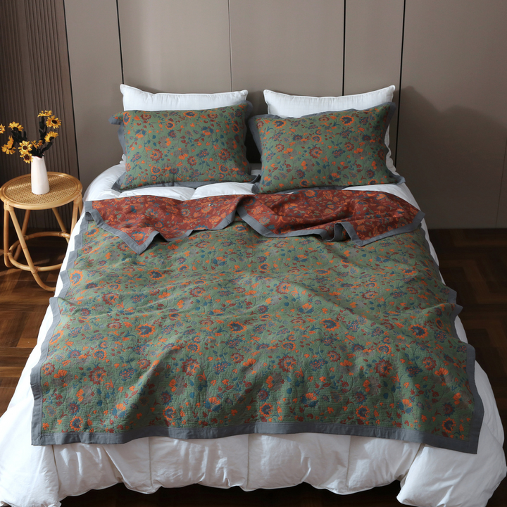 BowLift | Gothel™ Retro Flower Blanket – Luxury Vintage Atmosphere