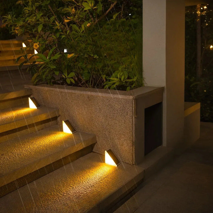 Solar-Powered Stair Lighting - SoluStep | Bowlift