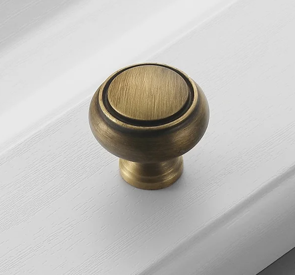 Bronvella ArcRetro Furniture Handle in Antique Copper Bowlift